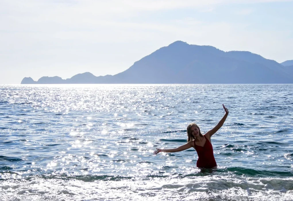 Cum să îți organizezi o vacanță solo în siguranță: Destinații și recomandări utile