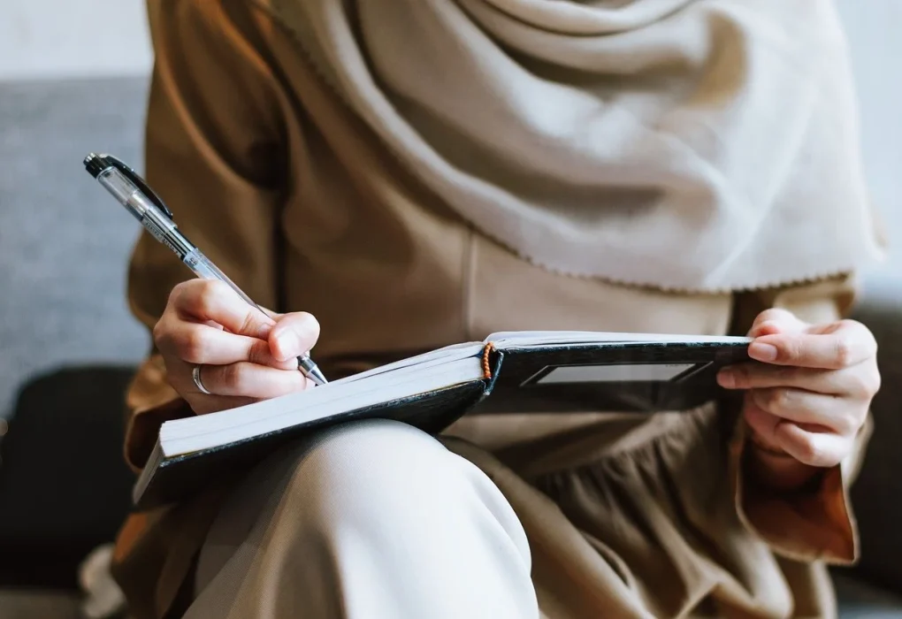 Tehnici eficiente pentru a-ți perfecționa scrierea academică